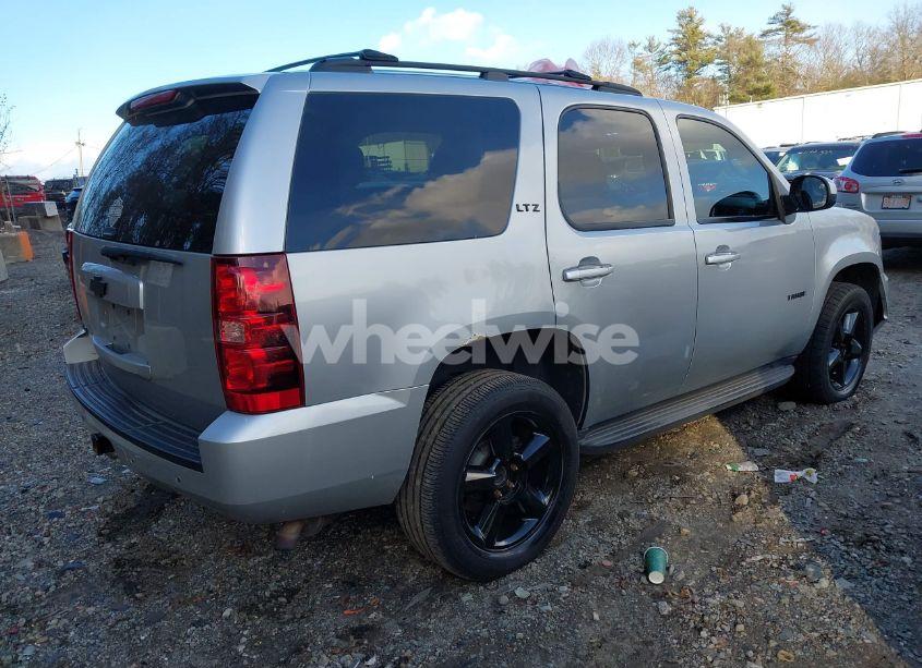 Photo 4 of 2012 Chevrolet Tahoe LT (VIN 1GNSKBE06CR212349)