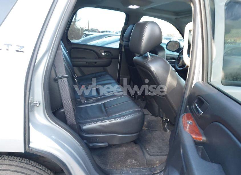 Photo 8 of 2012 Chevrolet Tahoe LT (VIN 1GNSKBE06CR212349)