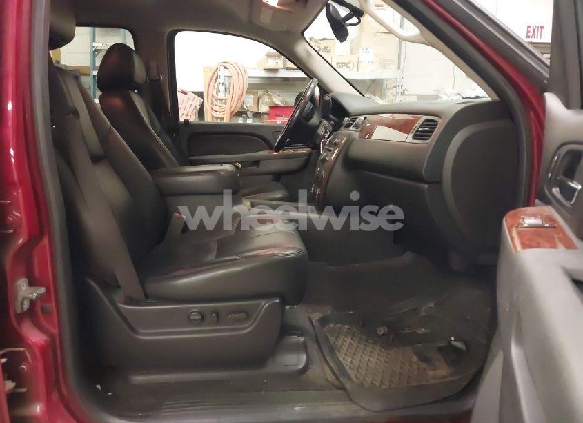 Photo 5 of 2012 Chevrolet Tahoe LT (VIN 1GNSKBE06CR252270)