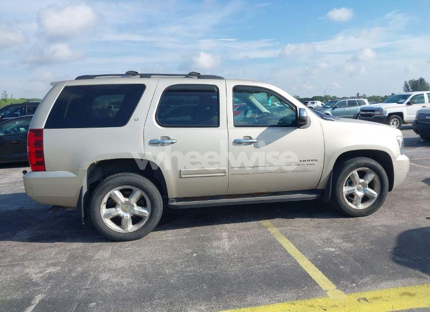 Photo 13 of 2013 Chevrolet Tahoe LT (VIN 1GNSKBE06DR127366)