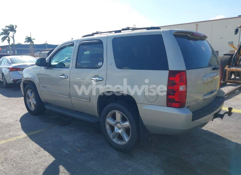 Photo 3 of 2013 Chevrolet Tahoe LT (VIN 1GNSKBE06DR127366)