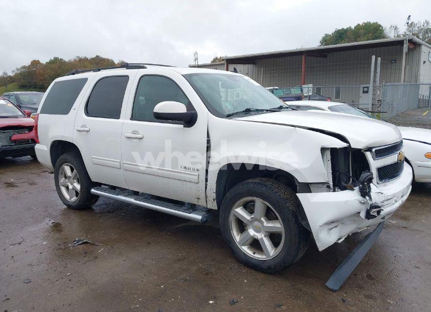 2013 Chevrolet Tahoe LT (VIN 1GNSKBE06DR239827) main photo