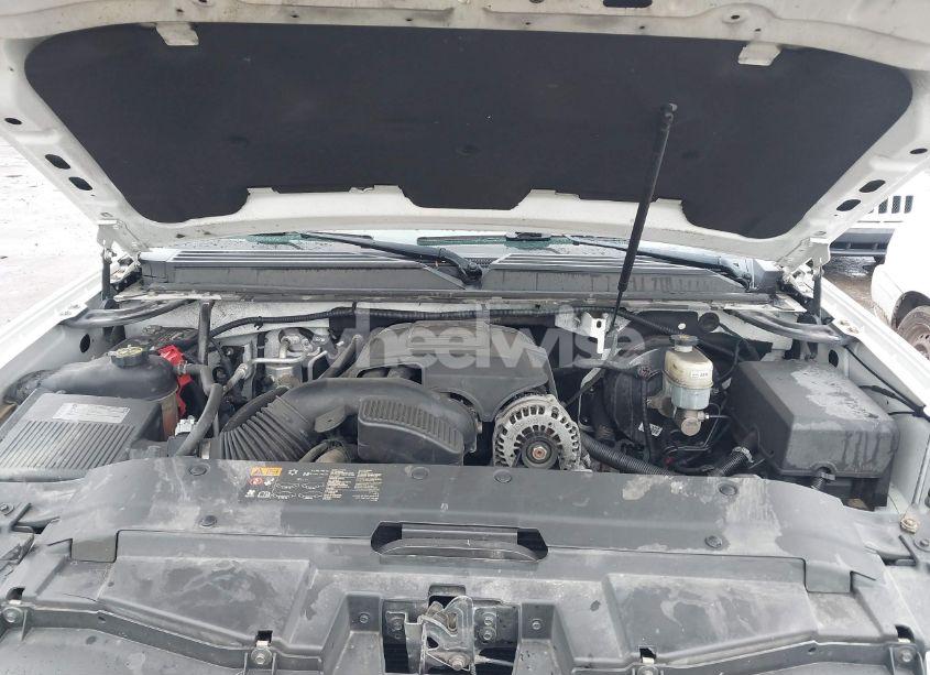 Photo 10 of 2013 Chevrolet Tahoe LT (VIN 1GNSKBE06DR239827)