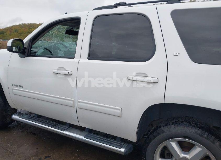 Photo 14 of 2013 Chevrolet Tahoe LT (VIN 1GNSKBE06DR239827)