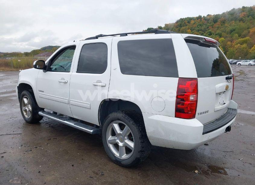 Photo 3 of 2013 Chevrolet Tahoe LT (VIN 1GNSKBE06DR239827)