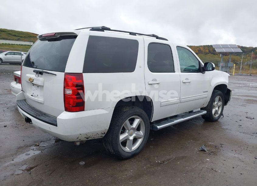 Photo 4 of 2013 Chevrolet Tahoe LT (VIN 1GNSKBE06DR239827)