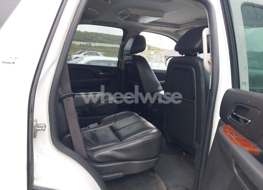 Photo 8 of 2013 Chevrolet Tahoe LT (VIN 1GNSKBE06DR239827)