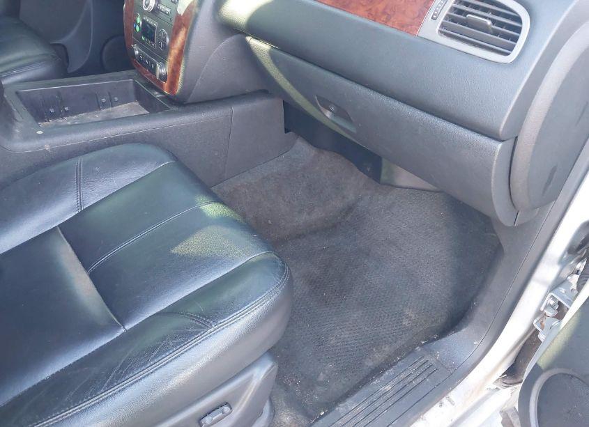 Photo 5 of 2013 Chevrolet Tahoe LT (VIN 1GNSKBE06DR248608)