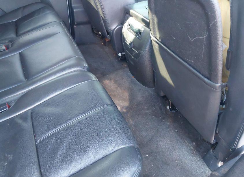 Photo 8 of 2013 Chevrolet Tahoe LT (VIN 1GNSKBE06DR248608)