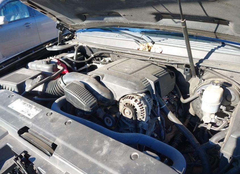 Photo 10 of 2011 Chevrolet Tahoe LT (VIN 1GNSKBE07BR227831)