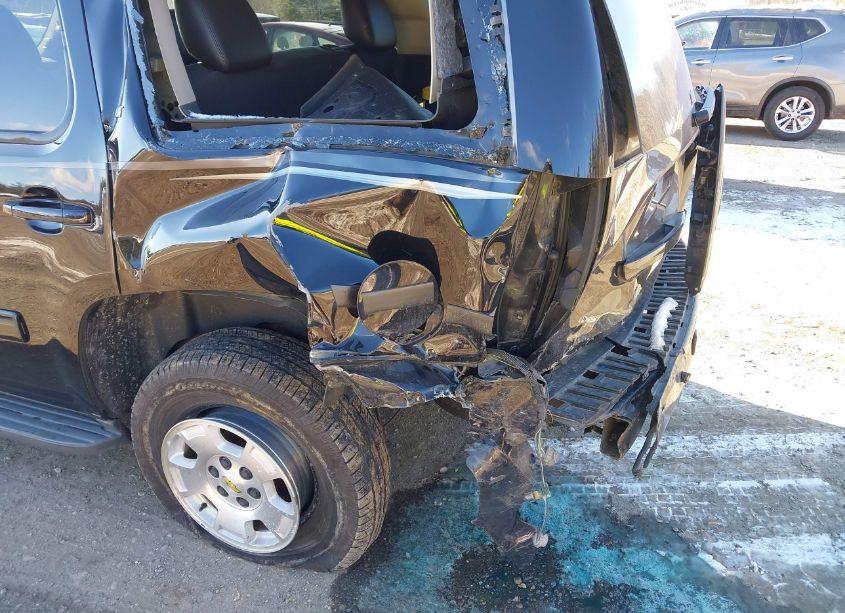 Photo 12 of 2011 Chevrolet Tahoe LT (VIN 1GNSKBE07BR227831)