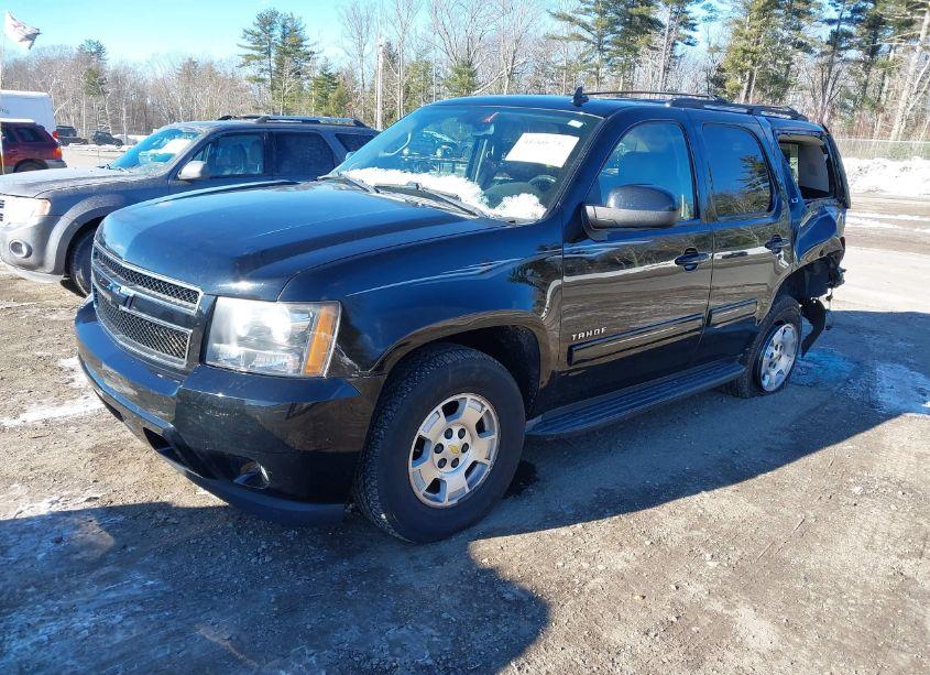 Photo 2 of 2011 Chevrolet Tahoe LT (VIN 1GNSKBE07BR227831)