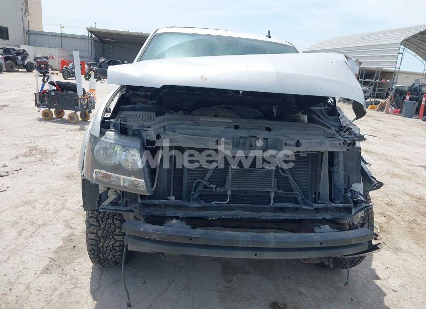 Photo 12 of 2011 Chevrolet Tahoe LT (VIN 1GNSKBE07BR271330)