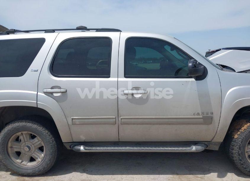 Photo 13 of 2011 Chevrolet Tahoe LT (VIN 1GNSKBE07BR271330)