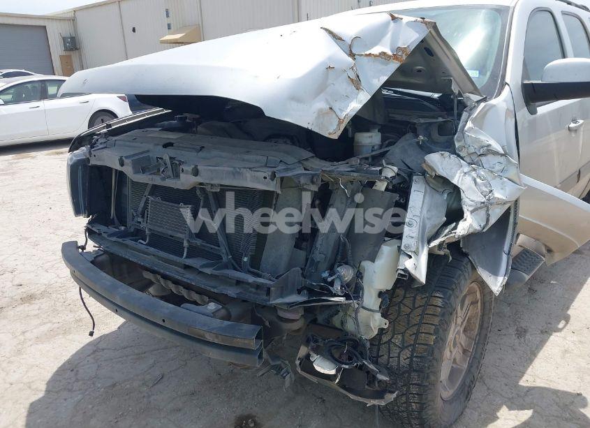 Photo 6 of 2011 Chevrolet Tahoe LT (VIN 1GNSKBE07BR271330)