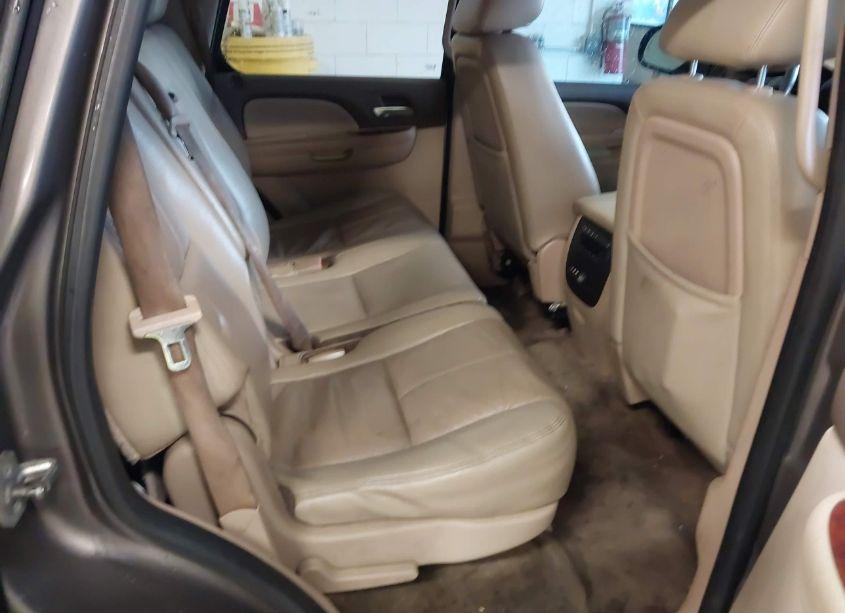 Photo 8 of 2012 Chevrolet Tahoe LT (VIN 1GNSKBE07CR183640)