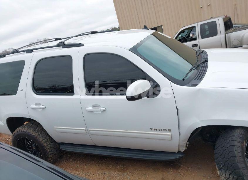 Photo 13 of 2013 Chevrolet Tahoe LT (VIN 1GNSKBE07DR200681)