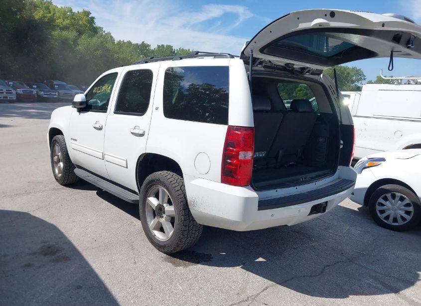 Photo 3 of 2013 Chevrolet Tahoe LT (VIN 1GNSKBE07DR316253)