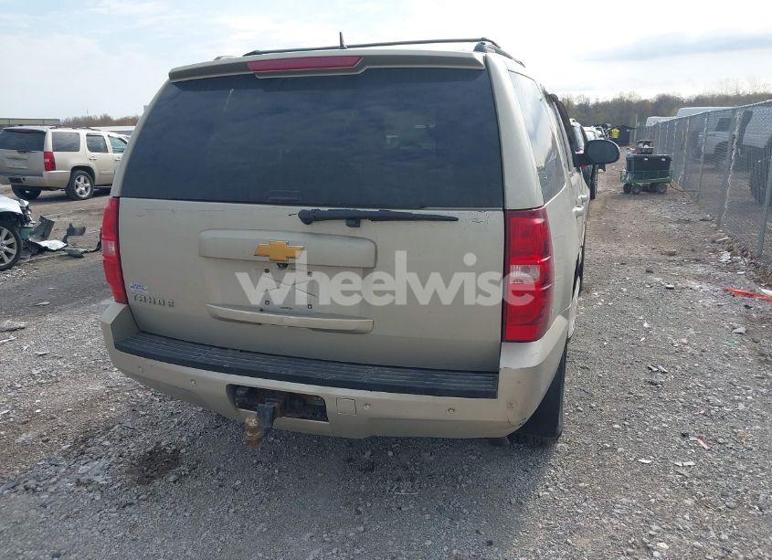 Photo 4 of 2014 Chevrolet Tahoe LT (VIN 1GNSKBE07ER199226)