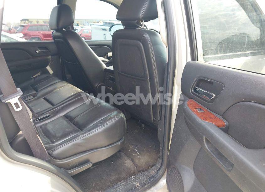 Photo 8 of 2014 Chevrolet Tahoe LT (VIN 1GNSKBE07ER199226)