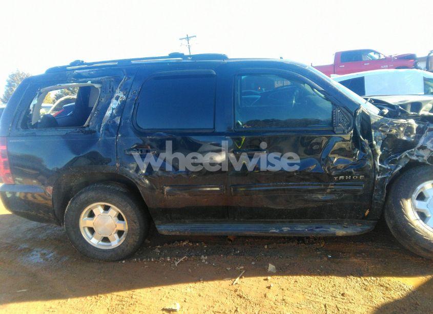 Photo 12 of 2014 Chevrolet Tahoe LT (VIN 1GNSKBE07ER229177)