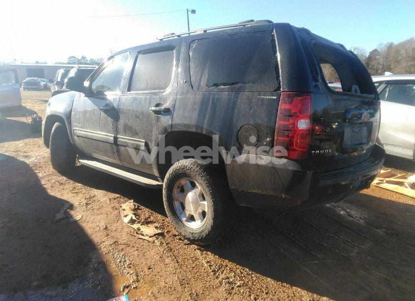 Photo 3 of 2014 Chevrolet Tahoe LT (VIN 1GNSKBE07ER229177)