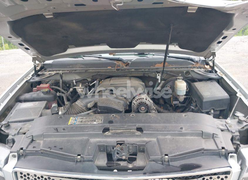 Photo 10 of 2011 Chevrolet Tahoe LT (VIN 1GNSKBE08BR123400)