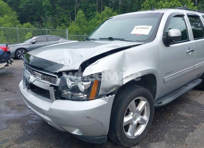 Photo 6 of 2011 Chevrolet Tahoe LT (VIN 1GNSKBE08BR123400)