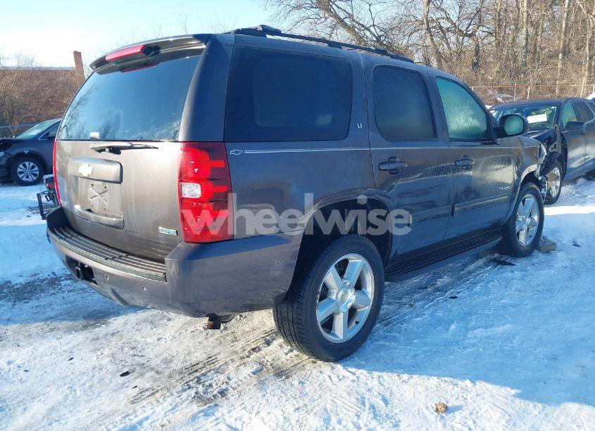 Photo 4 of 2011 Chevrolet Tahoe LT (VIN 1GNSKBE08BR161970)