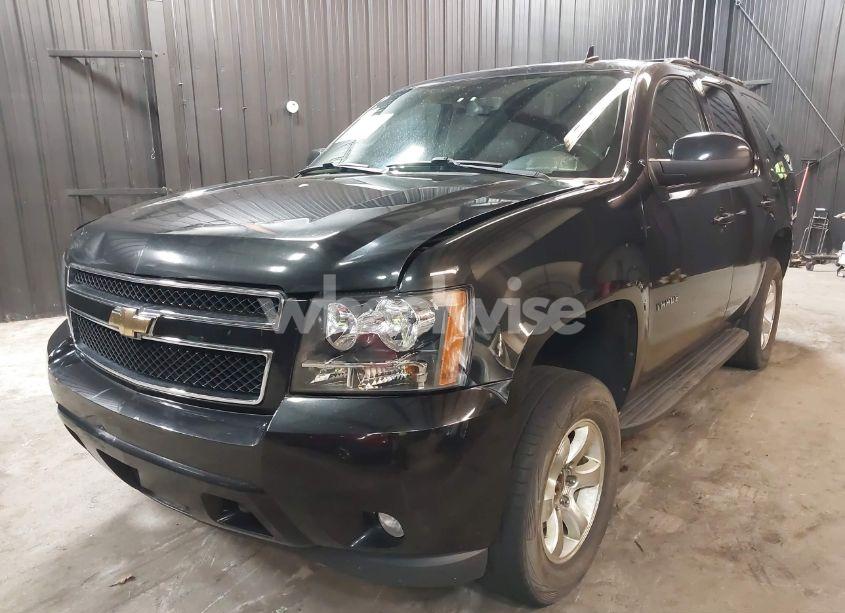 Photo 2 of 2011 Chevrolet Tahoe LT (VIN 1GNSKBE08BR180258)