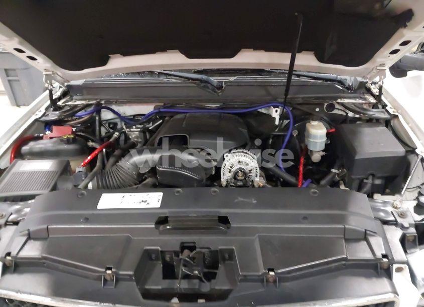 Photo 10 of 2011 Chevrolet Tahoe LT (VIN 1GNSKBE08BR210570)