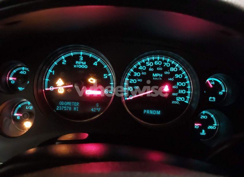 Photo 7 of 2011 Chevrolet Tahoe LT (VIN 1GNSKBE08BR210570)