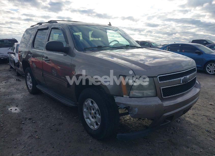 2011 Chevrolet Tahoe LT (VIN 1GNSKBE08BR233055) main photo