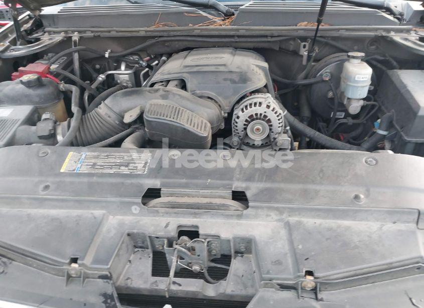 Photo 10 of 2011 Chevrolet Tahoe LT (VIN 1GNSKBE08BR233055)