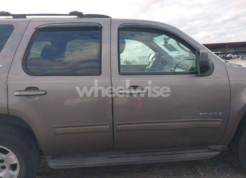 Photo 13 of 2011 Chevrolet Tahoe LT (VIN 1GNSKBE08BR233055)