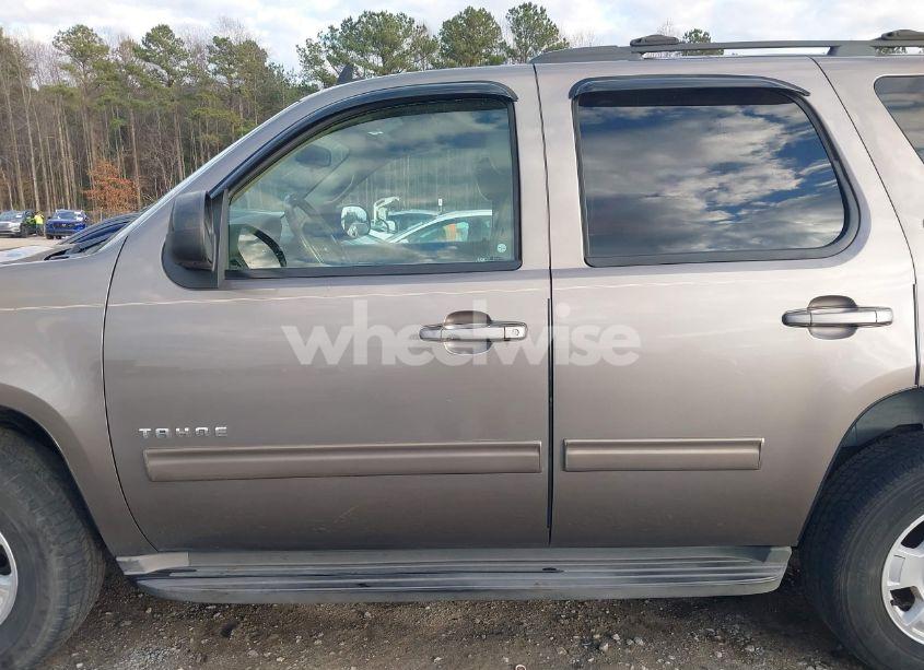 Photo 14 of 2011 Chevrolet Tahoe LT (VIN 1GNSKBE08BR233055)