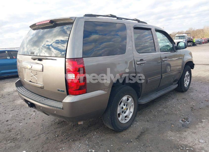 Photo 4 of 2011 Chevrolet Tahoe LT (VIN 1GNSKBE08BR233055)