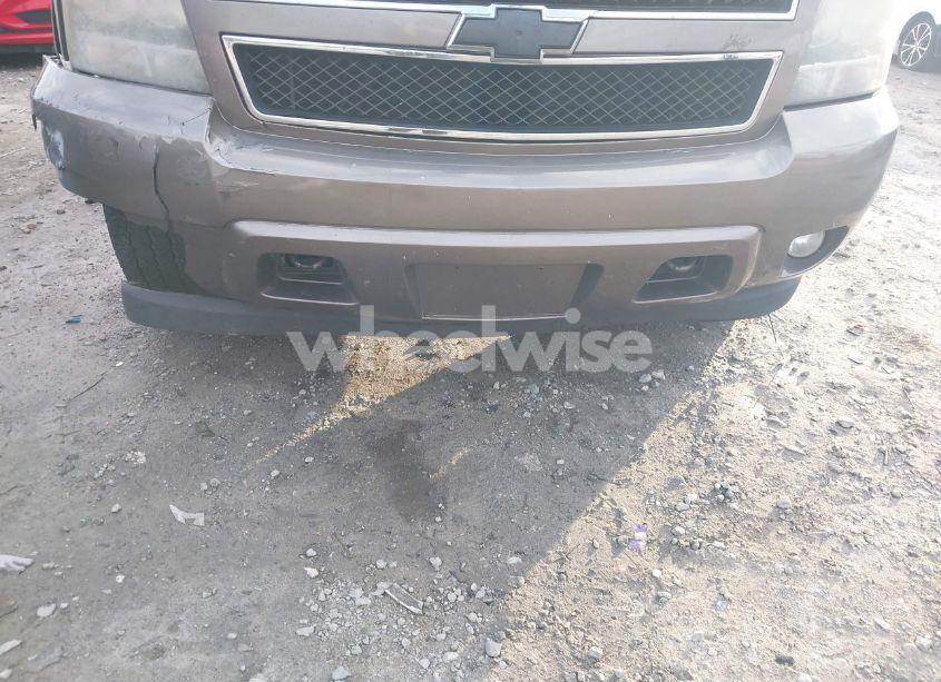 Photo 6 of 2011 Chevrolet Tahoe LT (VIN 1GNSKBE08BR233055)