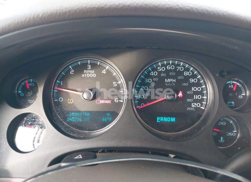 Photo 7 of 2011 Chevrolet Tahoe LT (VIN 1GNSKBE08BR233055)