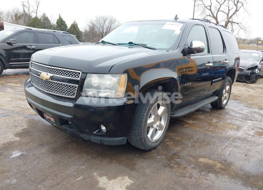 Photo 2 of 2011 Chevrolet Tahoe LT (VIN 1GNSKBE08BR285916)