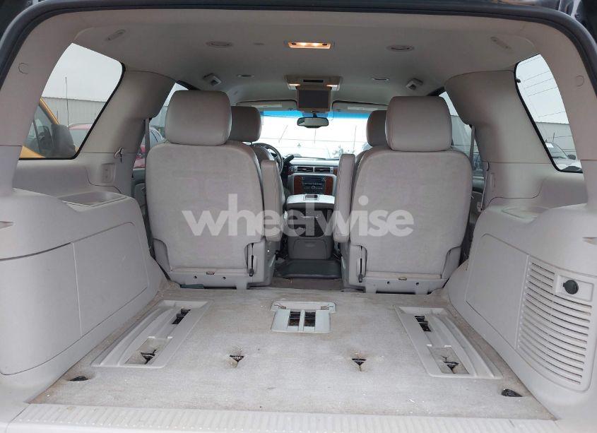Photo 8 of 2011 Chevrolet Tahoe LT (VIN 1GNSKBE08BR285916)