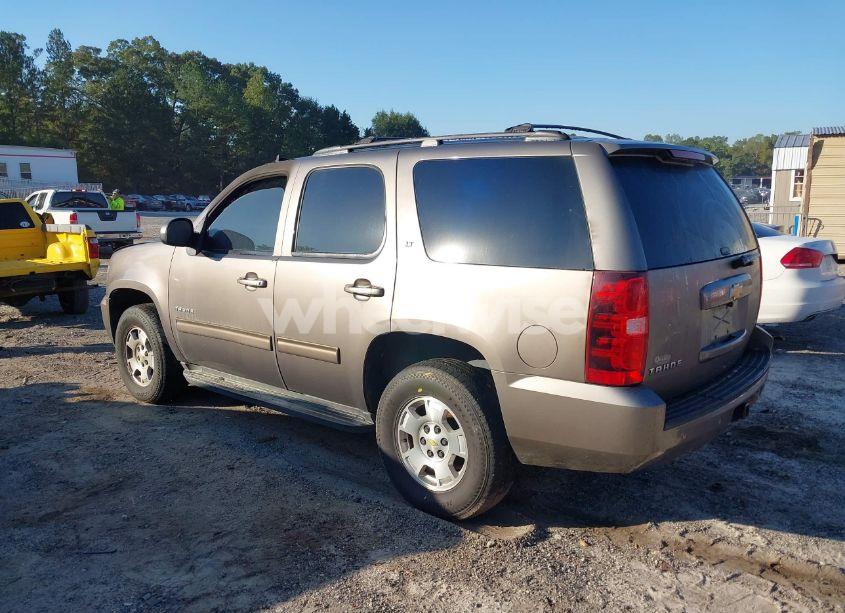 Photo 3 of 2012 Chevrolet Tahoe LT (VIN 1GNSKBE08CR293256)