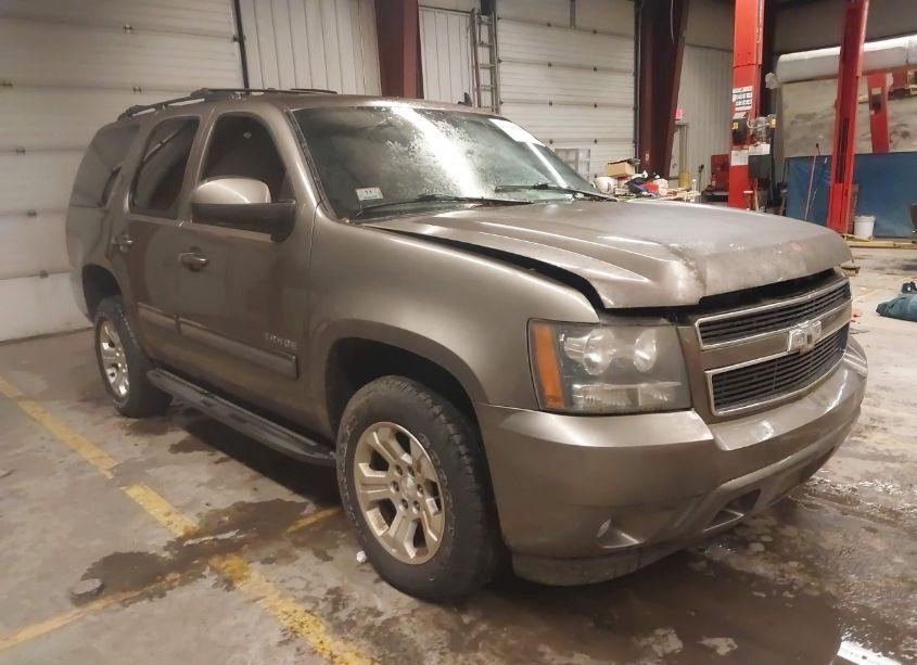 2011 Chevrolet Tahoe LT (VIN 1GNSKBE09BR348926) main photo