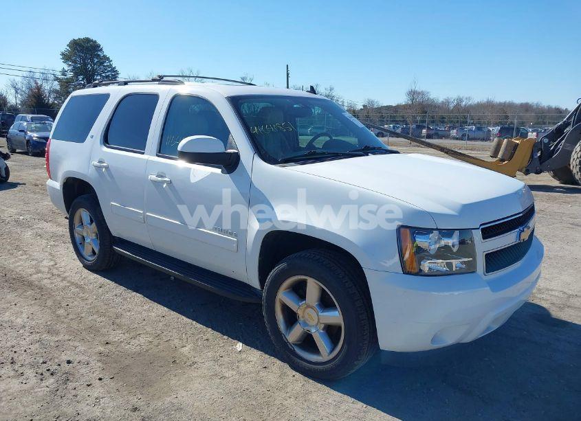 2011 Chevrolet Tahoe LT (VIN 1GNSKBE09BR400183) main photo