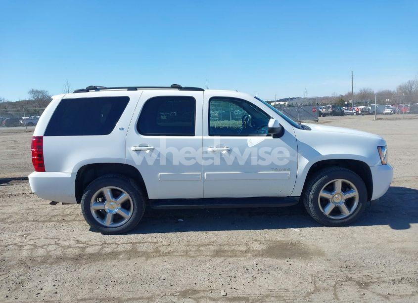 Photo 13 of 2011 Chevrolet Tahoe LT (VIN 1GNSKBE09BR400183)