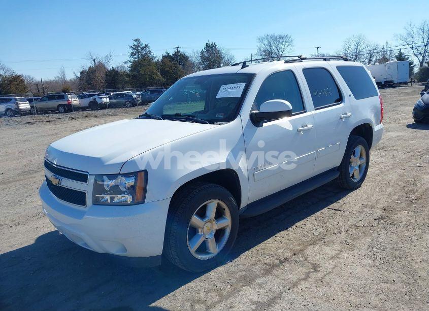 Photo 2 of 2011 Chevrolet Tahoe LT (VIN 1GNSKBE09BR400183)