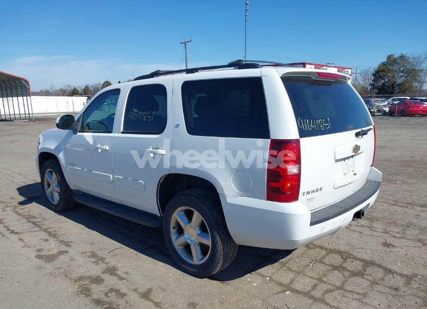 Photo 3 of 2011 Chevrolet Tahoe LT (VIN 1GNSKBE09BR400183)