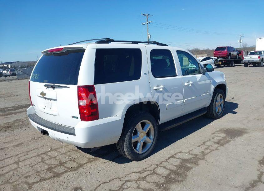 Photo 4 of 2011 Chevrolet Tahoe LT (VIN 1GNSKBE09BR400183)