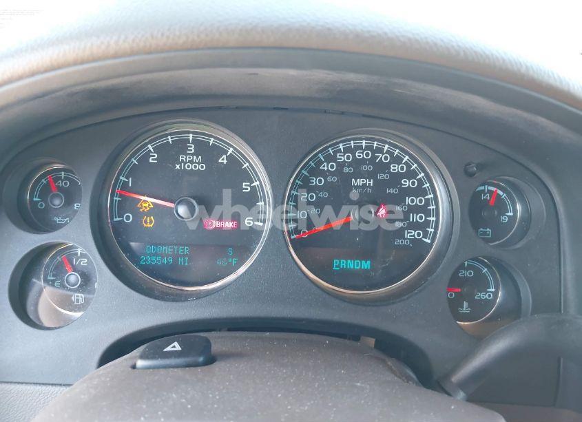 Photo 7 of 2011 Chevrolet Tahoe LT (VIN 1GNSKBE09BR400183)