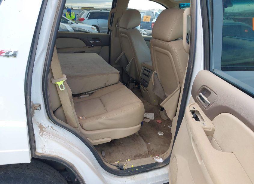 Photo 8 of 2012 Chevrolet Tahoe LT (VIN 1GNSKBE09CR254370)